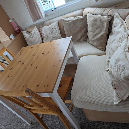 Вилла Dotty By The Sea, 27 Bw, St Osyth Beach - Price Is Whole Caravan With Field Views Saint Osyth Экстерьер фото
