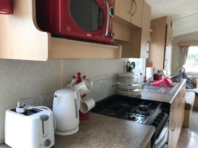 Вилла Dotty By The Sea, 27 Bw, St Osyth Beach - Price Is Whole Caravan With Field Views Saint Osyth Экстерьер фото