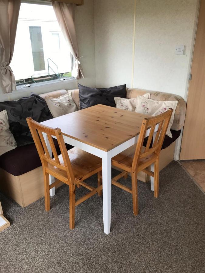 Вилла Dotty By The Sea, 27 Bw, St Osyth Beach - Price Is Whole Caravan With Field Views Saint Osyth Экстерьер фото